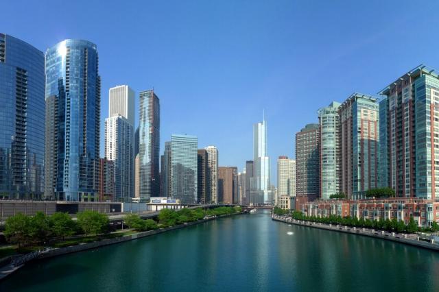 Exploring the Route from Delhi (DEL) to Chicago (ORD): A Travel Guide